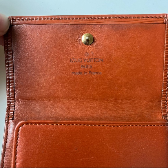 Authentic Louis Vuitton Men’s Burnt Orange Epi Leather Trifold Wallet - Picture 11 of 16